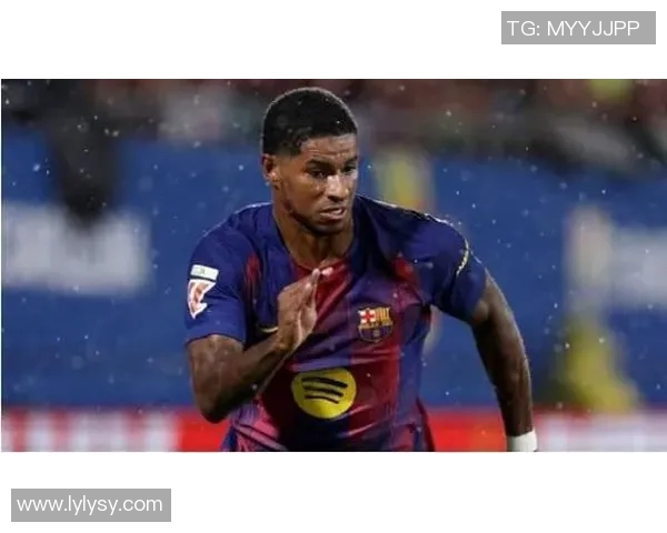 拉什福德积极备战国家德比训练照展现全力以赴的决心与信心