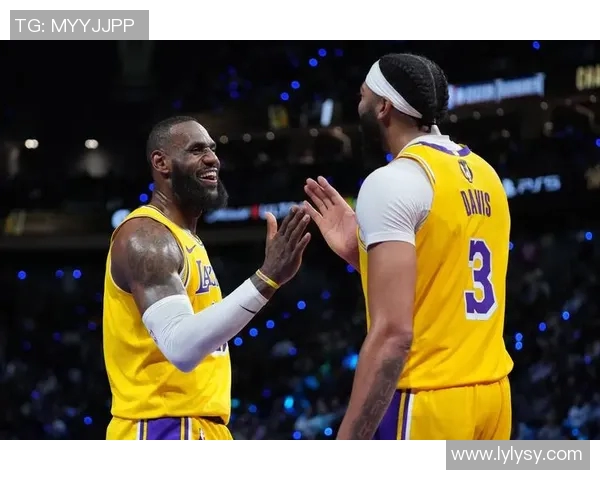 詹姆斯缺阵谁来扛防守大旗雷迪克推荐艾顿斯玛特和文森特