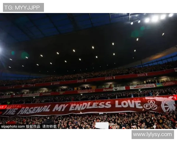 西蒙斯6500万欧元加盟热刺后状态低迷引发球迷和媒体广泛质疑