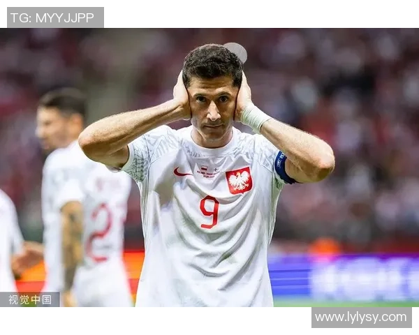 波兰国家队新名单公布莱万领衔泽林斯基皮亚特克入选 波兰国家队新名单公布莱万领衔泽林斯基皮亚特克入选