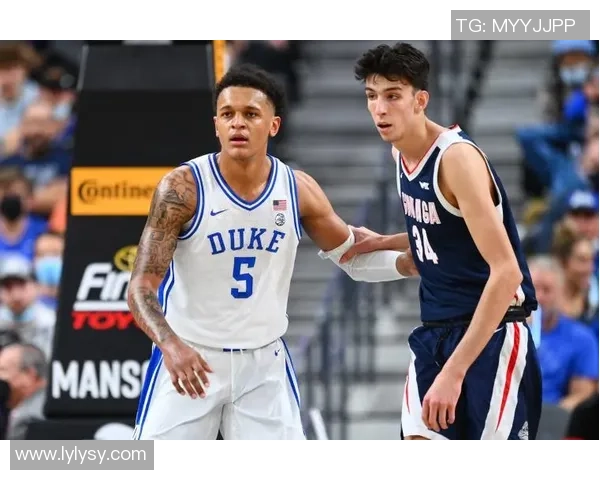 贾巴里史密斯日常穿搭引发关注时尚风潮致敬小帅气质 贾巴里史密斯日常穿搭引发关注时尚风潮致敬小帅气质