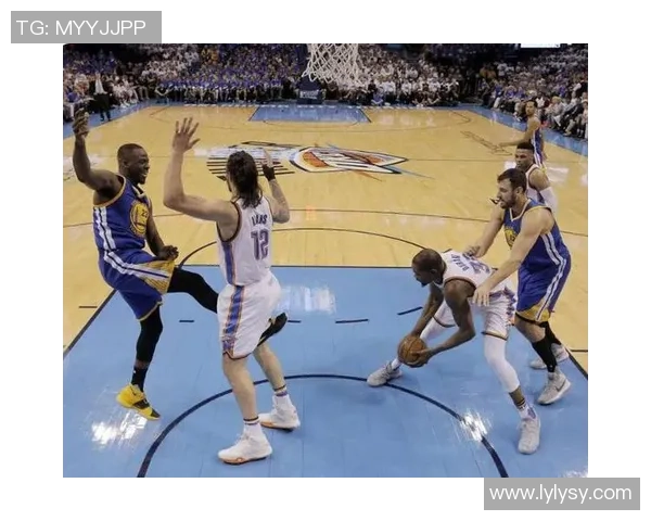 亨特分析莫布里与亚当斯的进攻风格差异及其对球队的影响