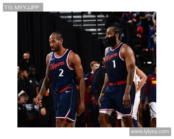 快船遭遇惨败小卡复出难挽颓势球队近12场仅获2胜西部倒四危机加剧