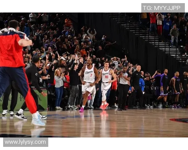 快船首胜NBA杯压哨绝杀比尔与小卡激情庆祝瞬间回顾