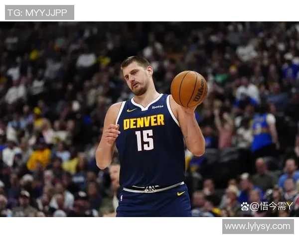 约基奇半场表现抢眼但失误频繁14分4板4助5次失误影响球队节奏